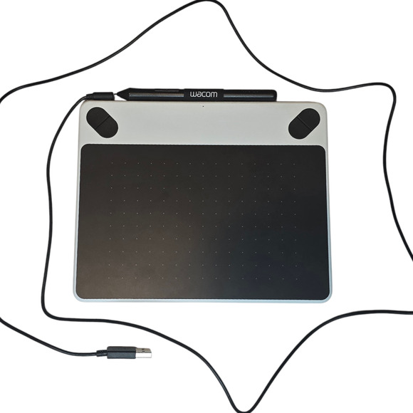 Wacom Intuos Draw CTL-490 Pen Tablet Digital Art Drawing Painting Black White - Picture 1 of 9
